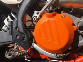 PROTETOR TAMPA EMBREAGEM KTM / HUSQVARNA 2T 17/22 RACE PRO PARTS